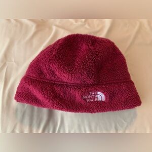 The North Face fleece winter hat in maroon